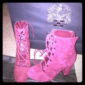 Vince Camuto Maroon shoes
